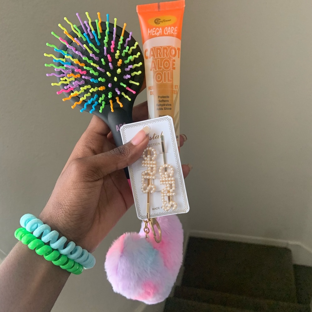 Small hair bundle